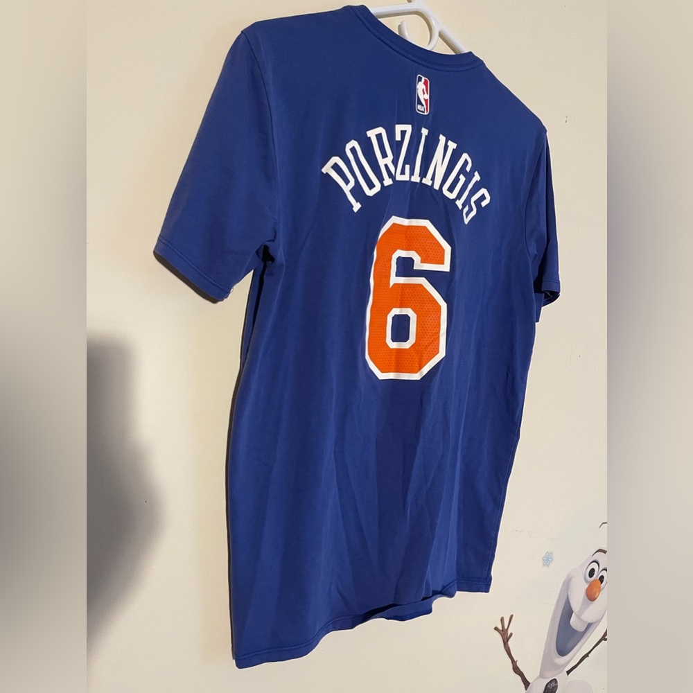 Nike KNICKS KRISTAPS PORZINGIS T-SHIRT #6 YOUTH MEDIUM M